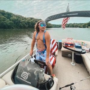 Meet your Posher, Corey